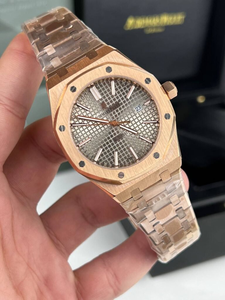 ساعة أوديمار بيجيه (رويال أوك) للنساء