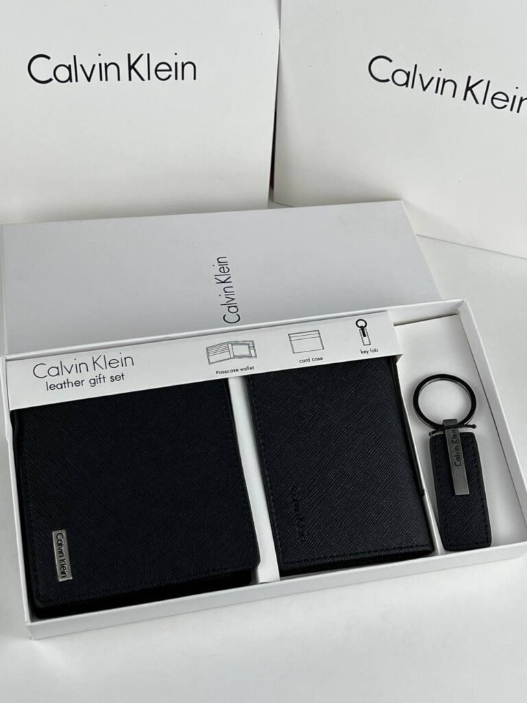 طقم من كالفن كلاين مكون من محفظه ومادليه وكراته رجالي