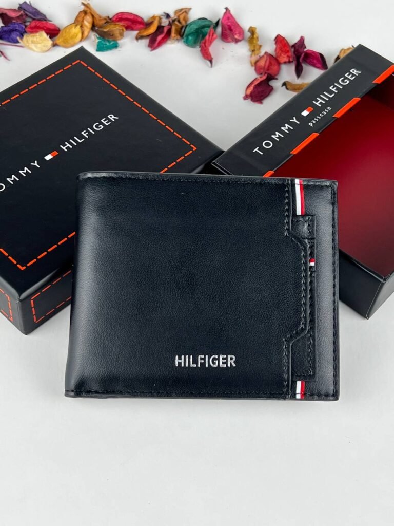 محفظة من تومي هيلفيغر للرجال جلد