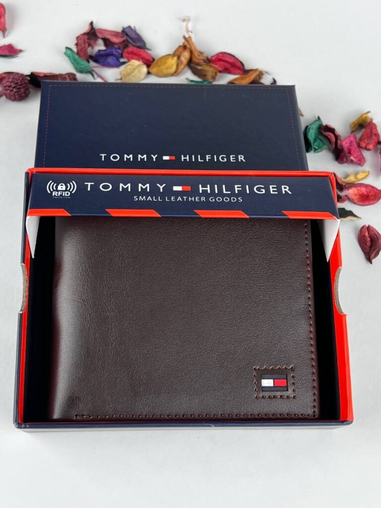 محفظة من تومي هيلفيغر للرجال جلد