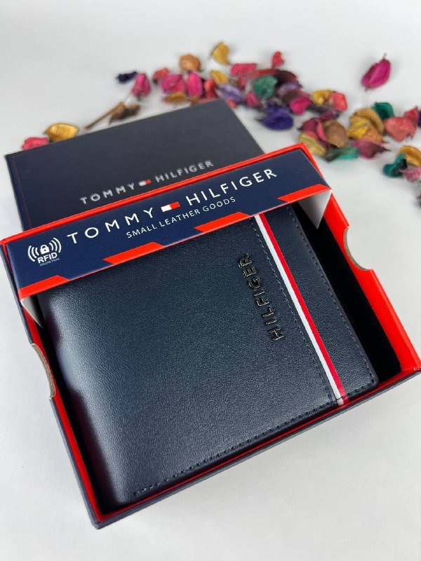 محفظة من تومي هيلفيغر للرجال جلد
