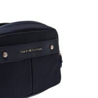 شنطة كروس تومي هيلفيغر رجالي بلون ازرق