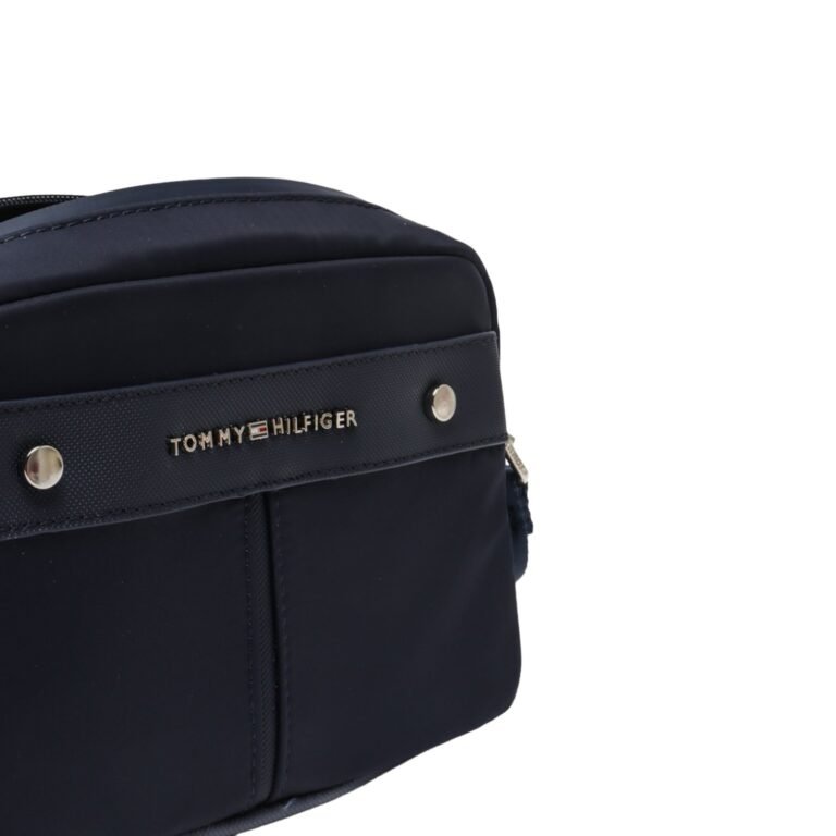 شنطة كروس تومي هيلفيغر رجالي بلون ازرق