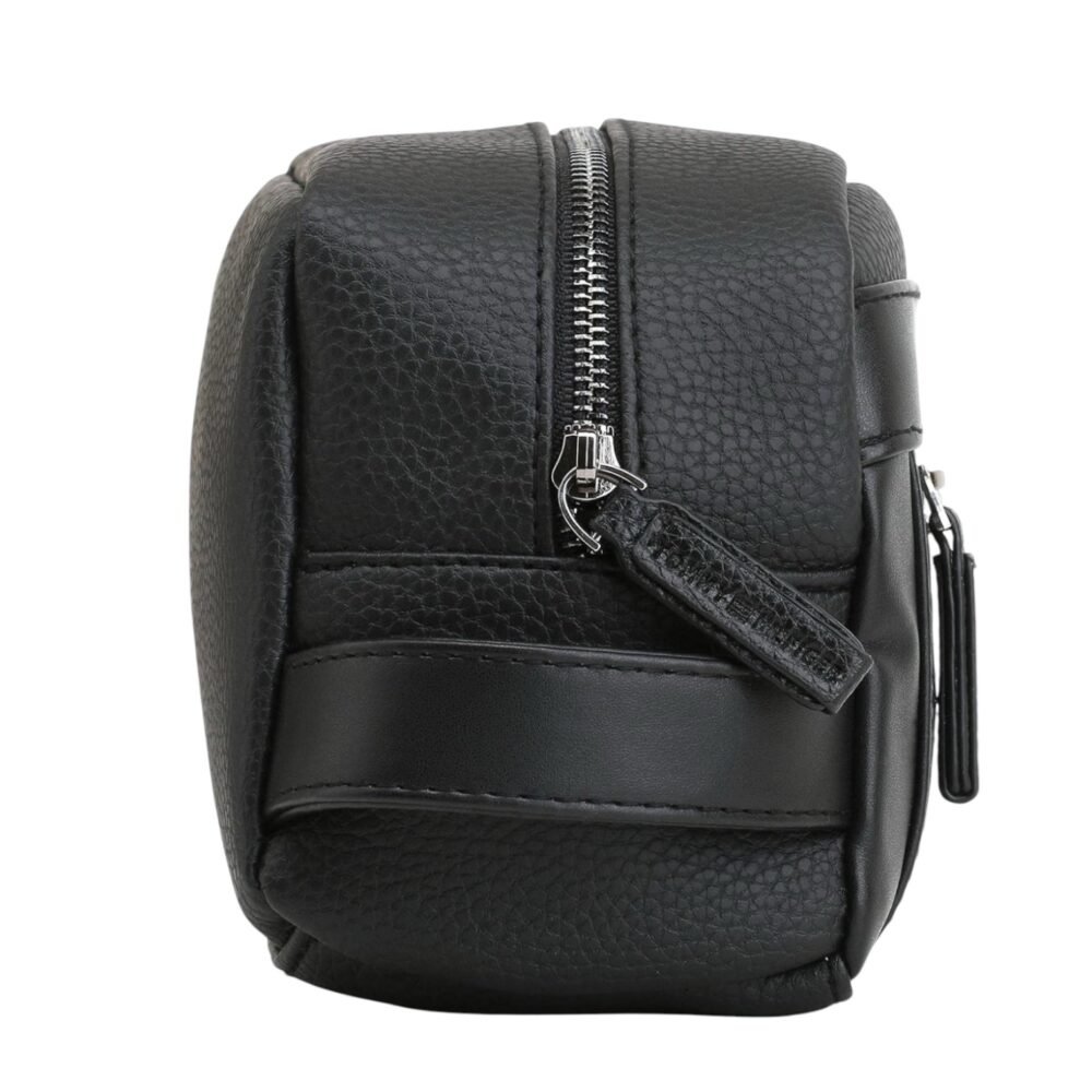 شنطة تومي هيلفيغر رجالي