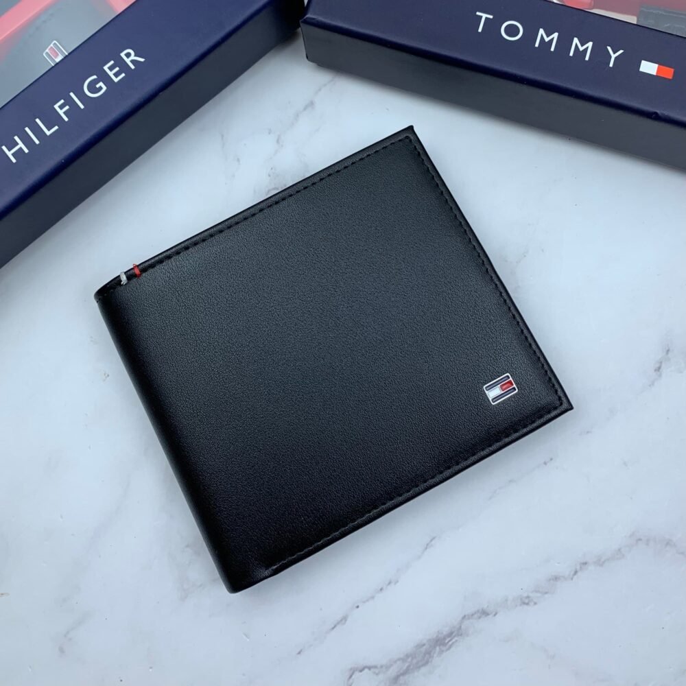 طقم مكون من محفظه وكراته وماداليه تومي هيلفيغر للرجال