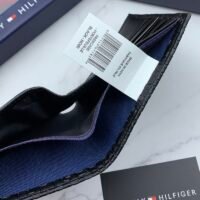 طقم مكون من محفظه وكراته وماداليه تومي هيلفيغر للرجال