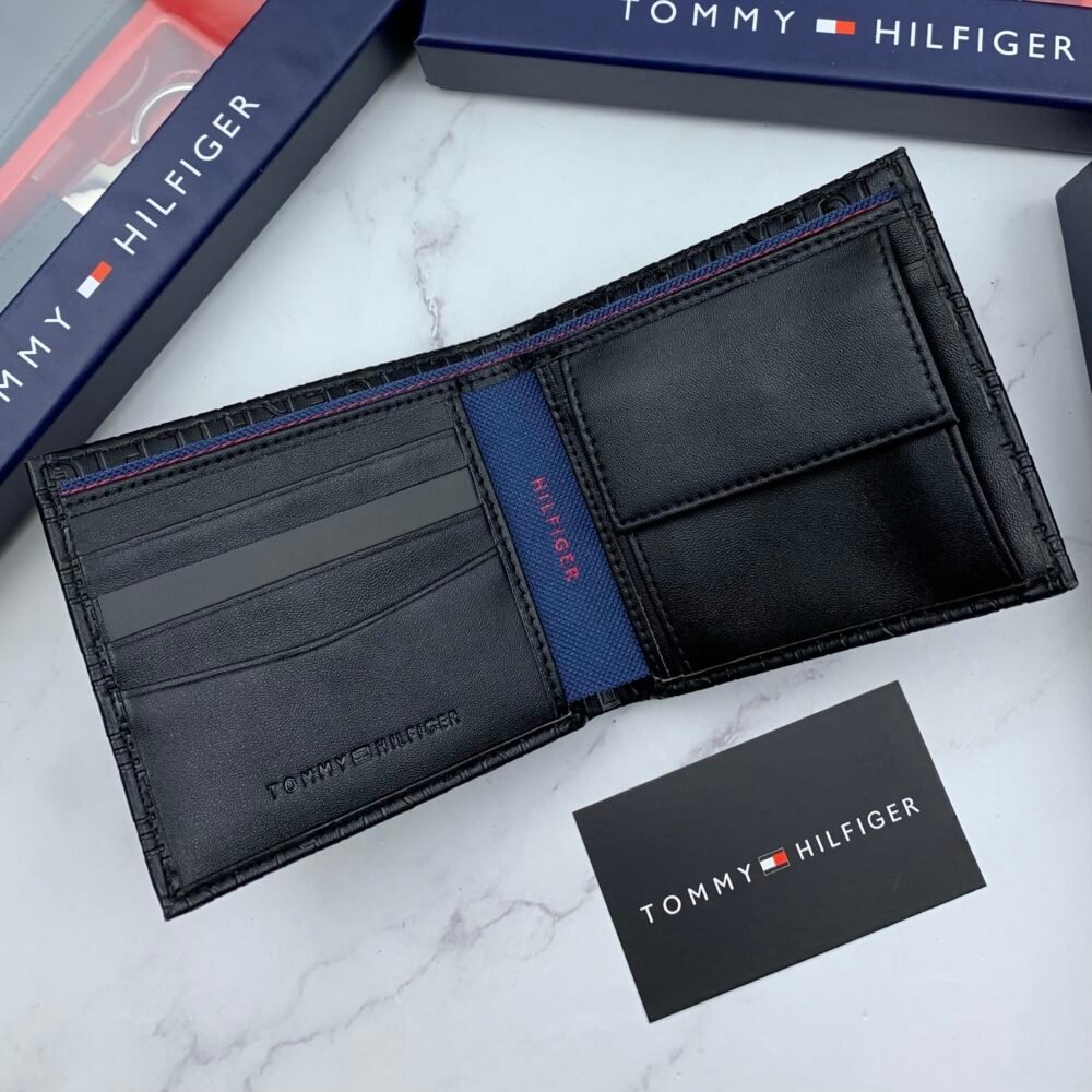 طقم مكون من محفظه وكراته وماداليه تومي هيلفيغر للرجال