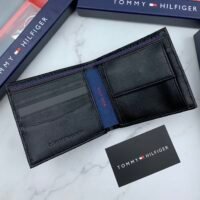 طقم مكون من محفظه وكراته وماداليه تومي هيلفيغر للرجال