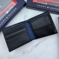 طقم مكون من محفظه وكراته وماداليه تومي هيلفيغر للرجال