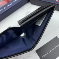 طقم مكون من محفظه وكراته وماداليه تومي هيلفيغر للرجال