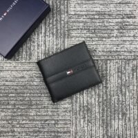 محفظة تومي هيلفيغر رجالي اسود