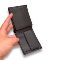 طقم من كالفن كلاين مكون من محفظه ومادليه وكراته رجالي