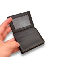 طقم من كالفن كلاين مكون من محفظه ومادليه وكراته رجالي